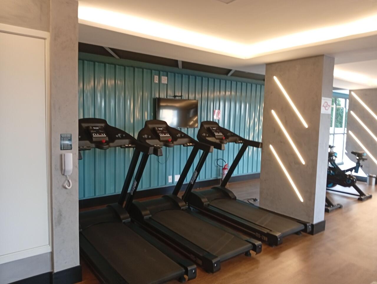 apc1-f10_Easy-Resize.com